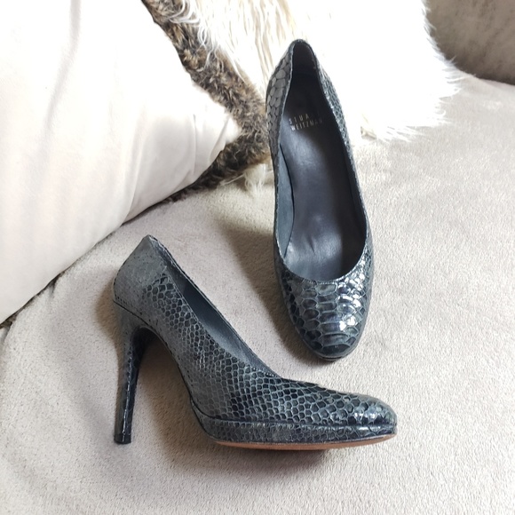 stuart weitzman python pumps